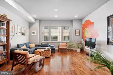 1104 Emily St, Philadelphia, PA 19148