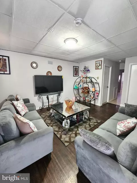 5721 N 5th St, Philadelphia, PA 19120