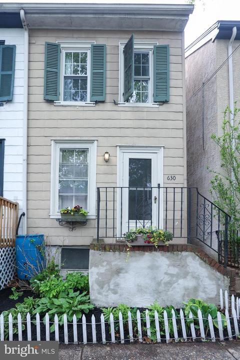 630 W Naomi St, Philadelphia, PA 19144