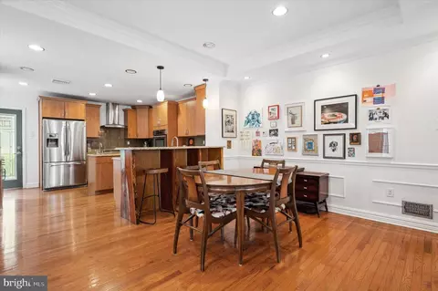 826 S 51st St, Philadelphia, PA 19143