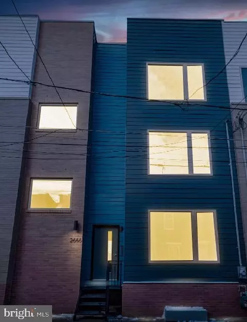 2666 Collins St, Philadelphia, PA 19125