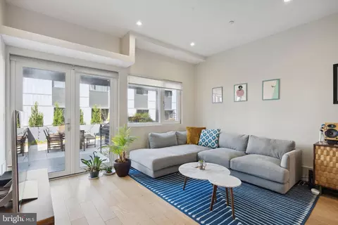 231 W George St, Philadelphia, PA 19123