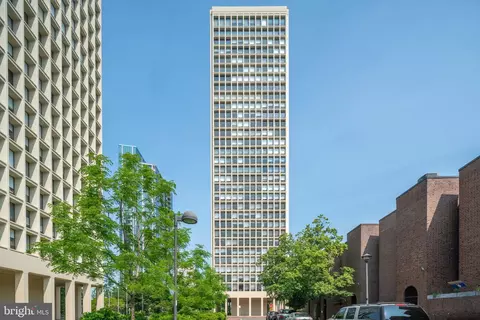220 Locust St #25AH, Philadelphia, PA 19106