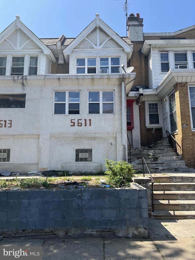 5611 FLORENCE AVE  