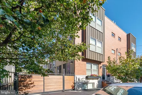 2101 Carpenter St #B, Philadelphia, PA 19146