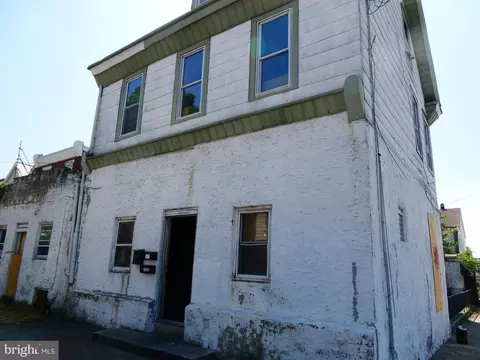 6801 3 Ditman St, Philadelphia, PA 19135