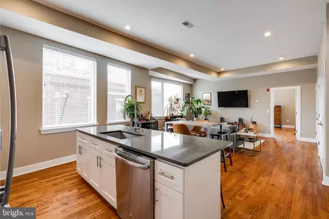 717 N 17th St #3, Philadelphia, PA 19130