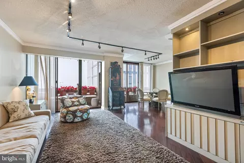 1326 42 Spruce St #2608, Philadelphia, PA 19107