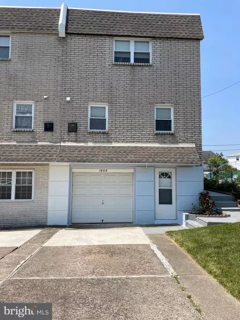 1868 Foster St, Philadelphia, PA 19116