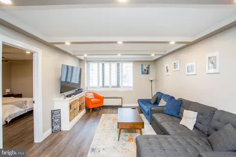 1420 Locust St #7C, Philadelphia, PA 19102