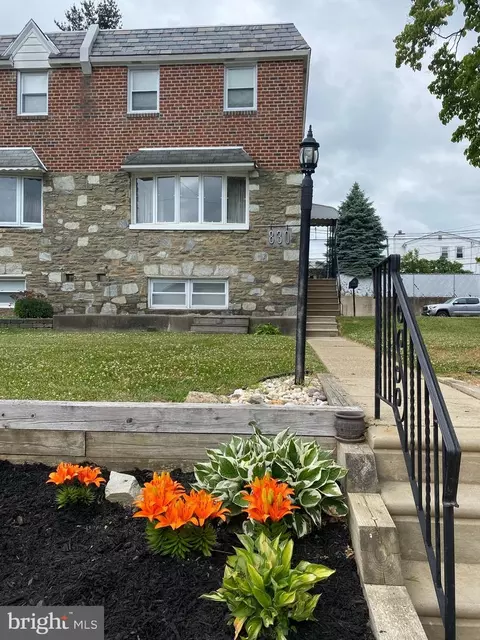 830 Pine Hill Ave, Philadelphia, PA 19115