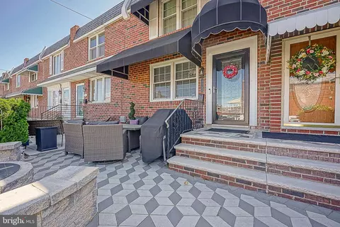3157 S Sydenham St S, Philadelphia, PA 19145