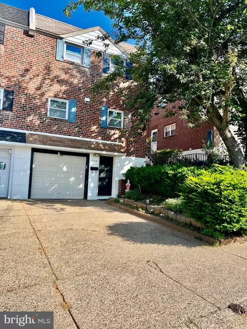 8210 Solly Pl, Philadelphia, PA 19111