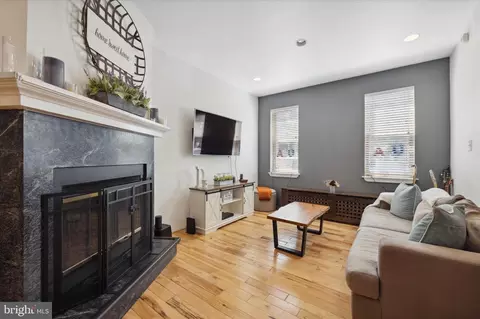 2664 Almond St, Philadelphia, PA 19125
