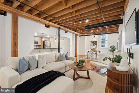 20915 Cuthbert St #204, Philadelphia, PA 19106