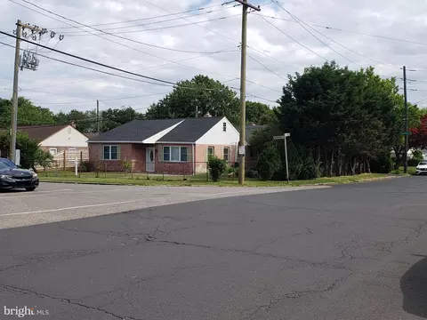 666 Hendrix St, Philadelphia, PA 19116