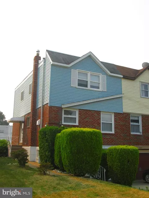 8817 Macon St, Philadelphia, PA 19152