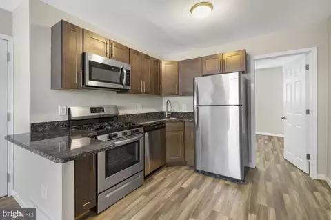 331 Ripka St, Philadelphia, PA 19128
