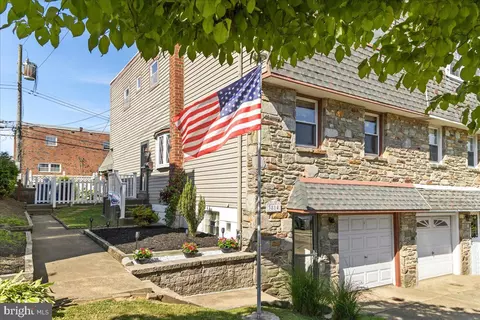 3814 Ronnald Dr, Philadelphia, PA 19154
