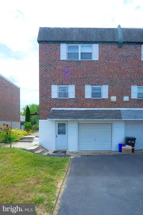 387 Helene Pl, Philadelphia, PA 19116