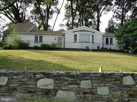843 Welsh Rd, Philadelphia, PA 19115