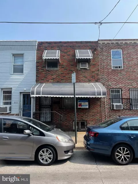 915 Winton St, Philadelphia, PA 19148