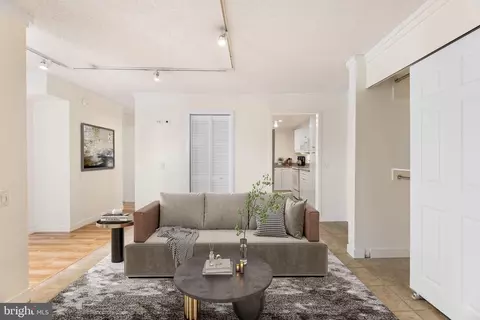 1420 Locust St #35E, Philadelphia, PA 19102