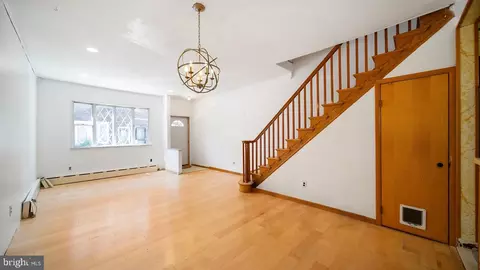 2111 S Rosewood St, Philadelphia, PA 19145