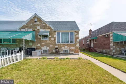2131 Emerson St, Philadelphia, PA 19152