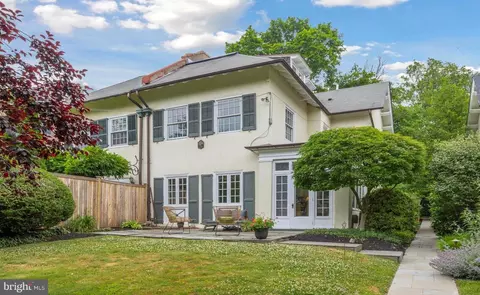 8713 Shawnee St, Philadelphia, PA 19118