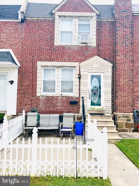 2909 Knorr St, Philadelphia, PA 19149