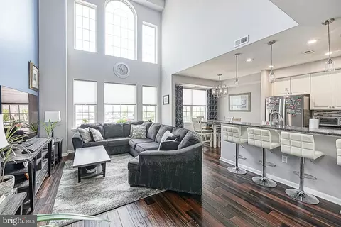 2110 Verona Dr, Philadelphia, PA 19145