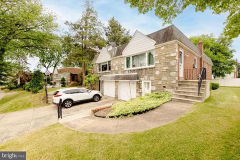 1142 Medway Rd, Philadelphia, PA 19115