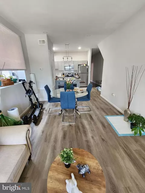 612 W Chew Ave, Philadelphia, PA 19120