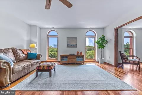 825 N 29th St #5I, Philadelphia, PA 19130