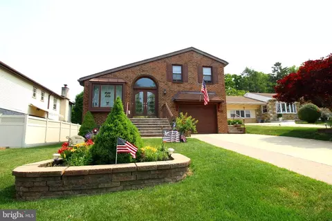 9127 Bickley St, Philadelphia, PA 19115