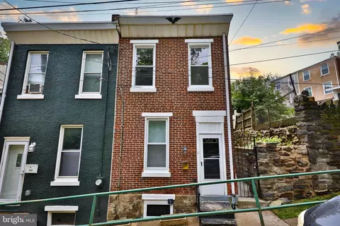 3230 Scotts Ln, Philadelphia, PA 19129
