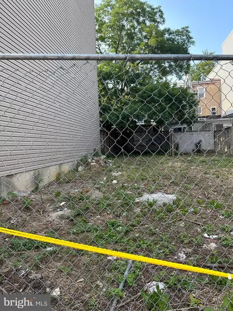429 Manton St, Philadelphia, PA 19147