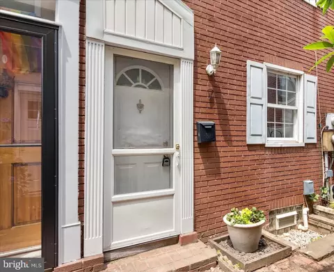 7 Earl Ct, Philadelphia, PA 19125