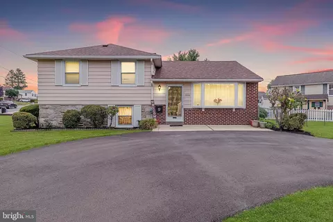 3806 Chalfont Dr, Philadelphia, PA 19154