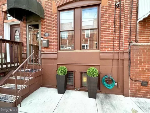2426 S Mole St, Philadelphia, PA 19145