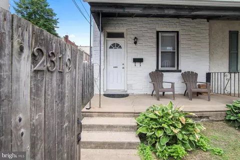 2319 E Oakdale St, Philadelphia, PA 19125