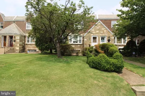 2009 Oakmont St, Philadelphia, PA 19152