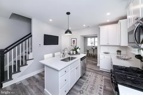 132 Hermit St, Philadelphia, PA 19127