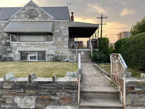 8862 Fairfield St, Philadelphia, PA 19152