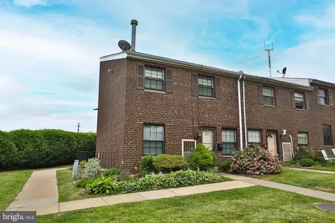 7015 Ridge Ave #24, Philadelphia, PA 19128