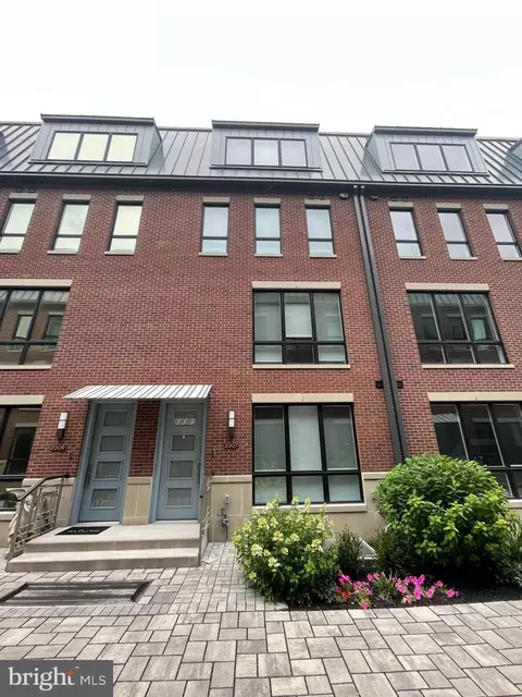 2007 Renaissance Walk, Philadelphia, PA 19145