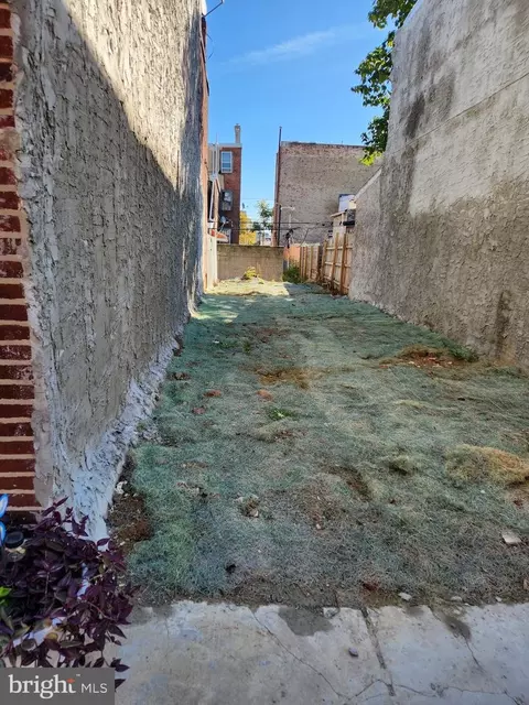 1335 S Hicks St, Philadelphia, PA 19146