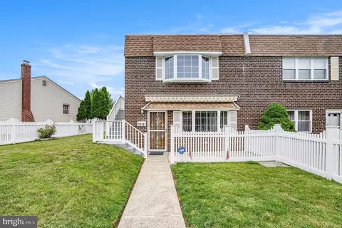 7826 Brocklehurst St, Philadelphia, PA 19152
