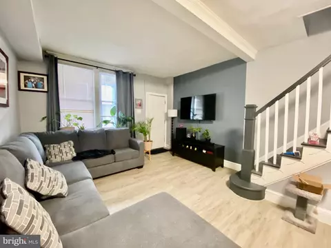 2528 S American St, Philadelphia, PA 19148